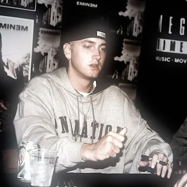🫳🏻🎤EMINƎMー Marshall Mathers ⚡︎nigga