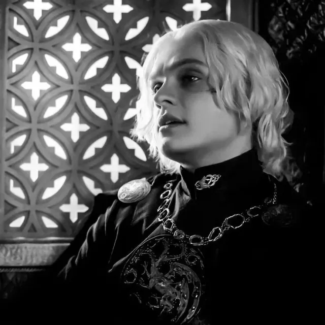 ‹3 | AEGON TARGARYEN