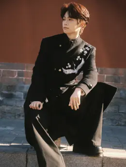 Born in the Gong Family, It's Strange Not to Go Crazy