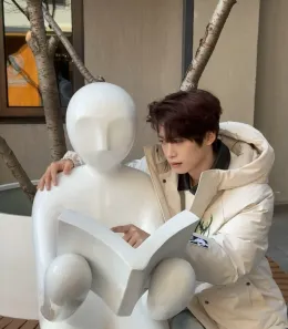 Locking Spring (Ajin's Journey into the Palace)