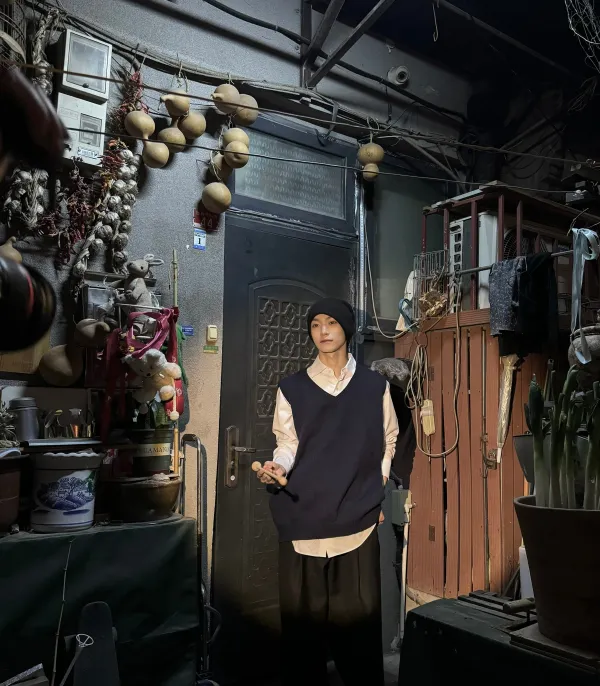 Branches Falling in the Palace-2