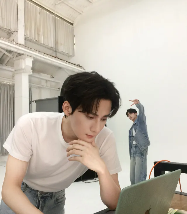 Light Through the Wave Tips