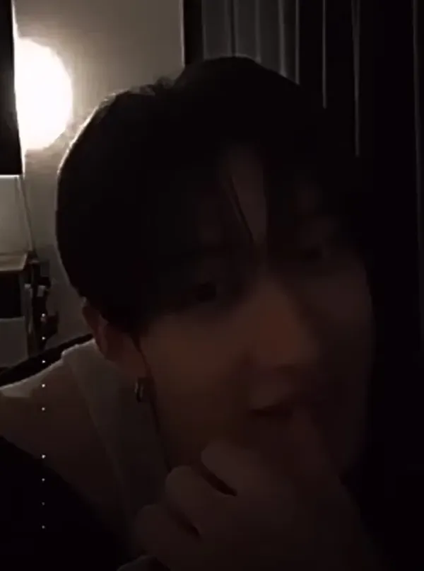 Bang Chan || staring contest gone wrong