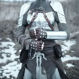 Dama Caballero|| Eira Lancaster