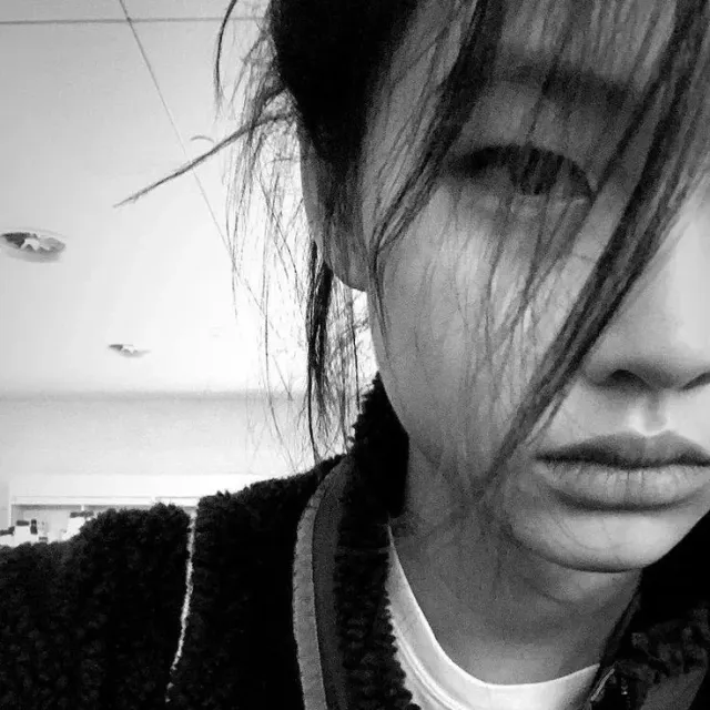 Jung Ho-yeon || money talks 💸