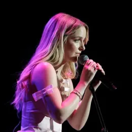 MCKENNA GRACE-💗Performance💗