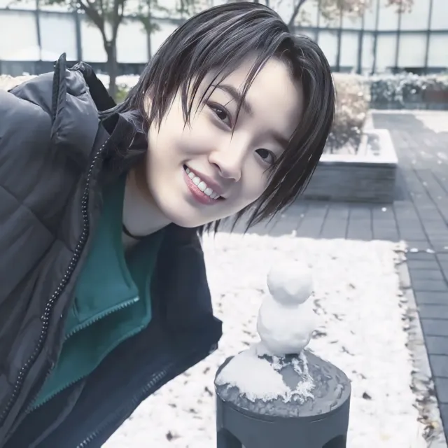 Se-mi — Player 380, Squid Game.