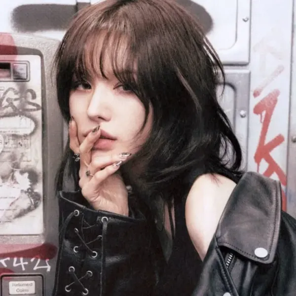 Son Seungwan || In the same bed with your ex?!