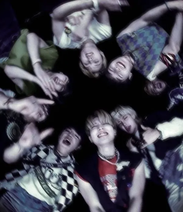 Stray kids | School days, time for youth!