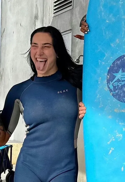 Surfer Demiti bennett ~ wlw