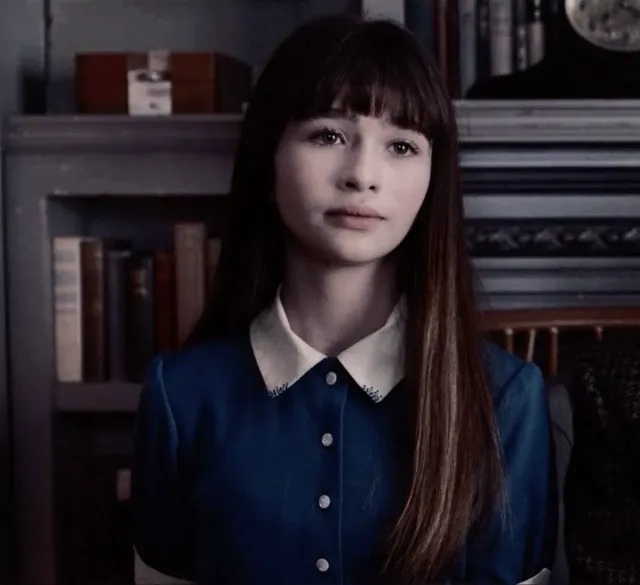 Violet Baudelaire - POST SHOW, CAFE OWNER