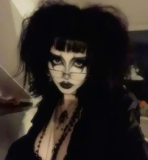 Your goth classmate - Rosalia