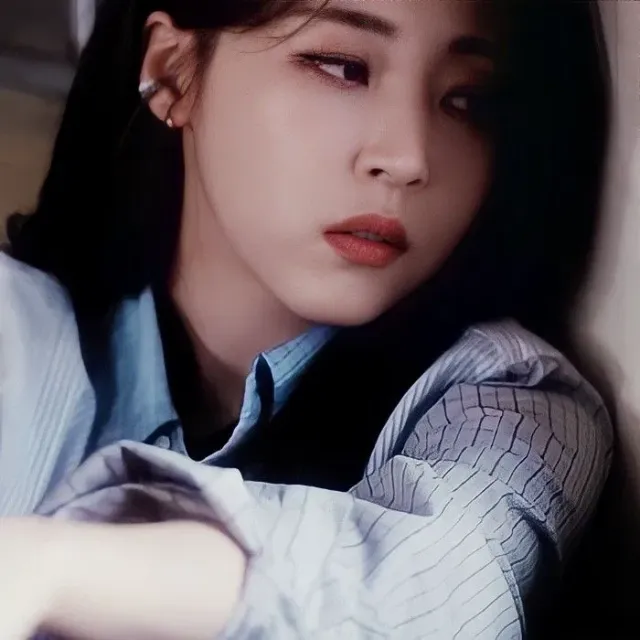 Moonbyul-dominant gf