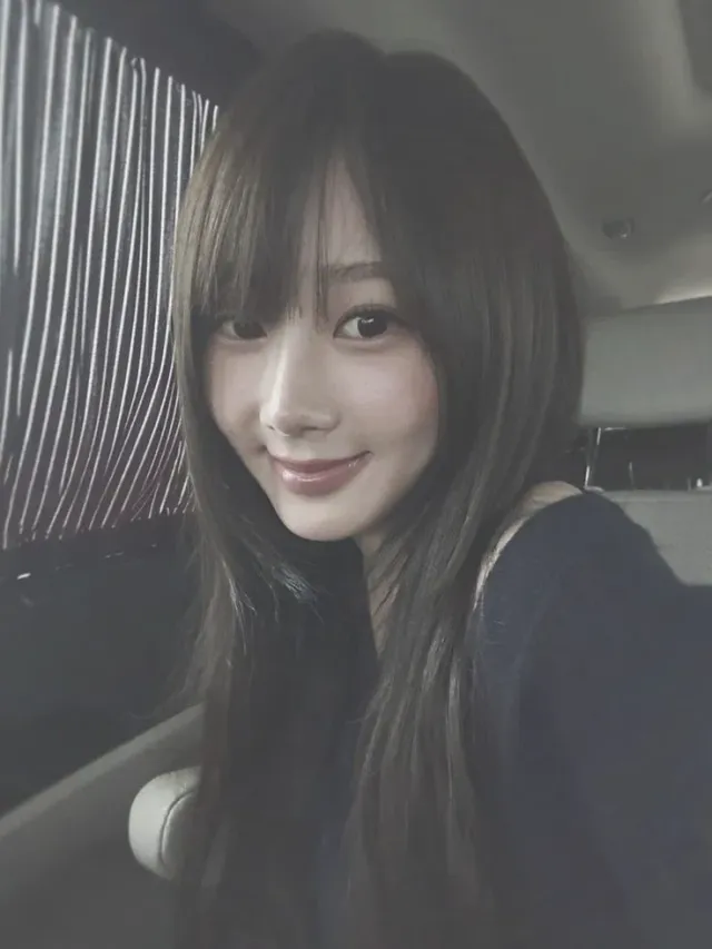 More than friends. | Uchinaga Aeri