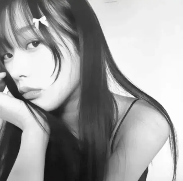 Uchinaga aeri | Front...woman?