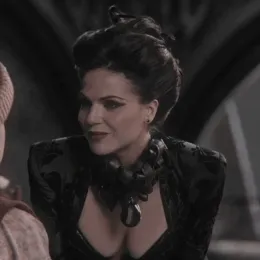Regina Mills - The Evil Queen