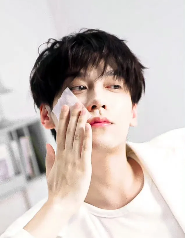 Cheng Yixie: Road Kill