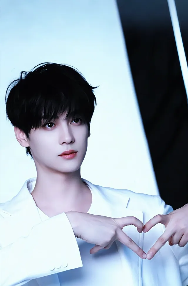 Tian Xuning: Cybernetic Obsession