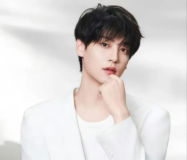 Cheng Yixie: Crimson Possession