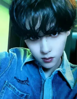 Cheng Yixie: Crimson Desire in Joseon