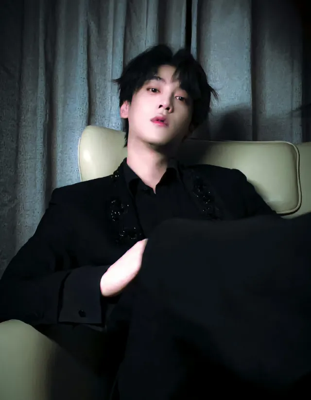 Forbidden Desire: Cheng Yixie in Meadow Kingdom