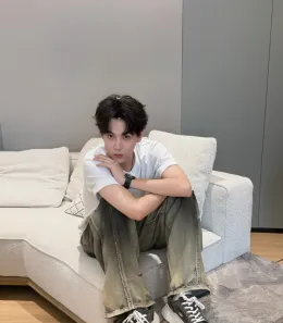 Cheng Yixie: Eastern Front Desire