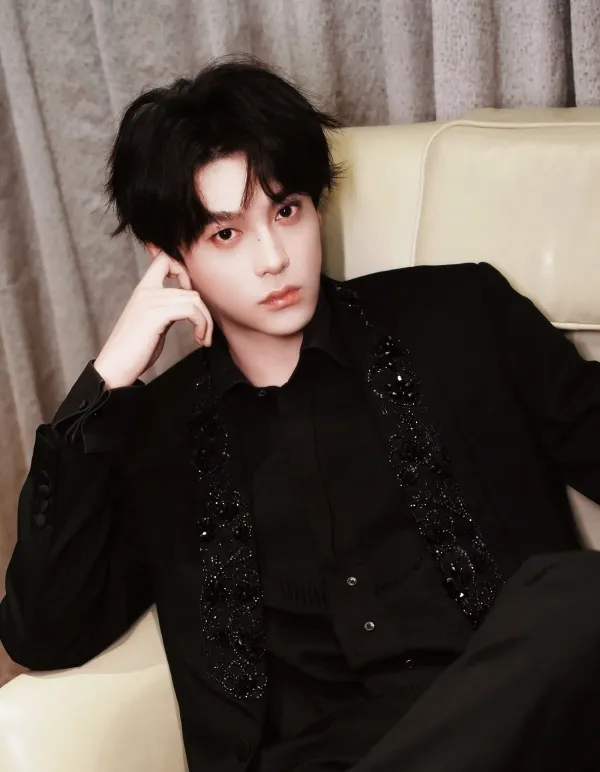 DANGEROUS DESIRES | | Tian Xuning