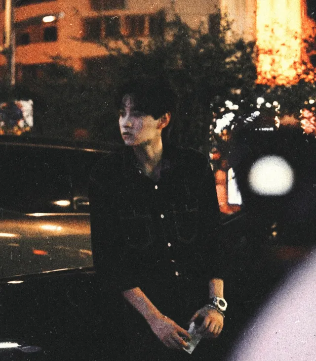 Masquerade Desire: Cheng Yixie's Possession