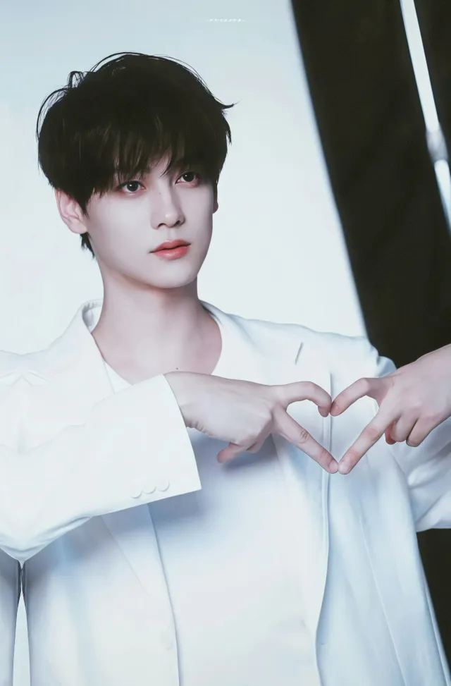 Cheng Yixie ALT | The Betrayal: Crimson Ties