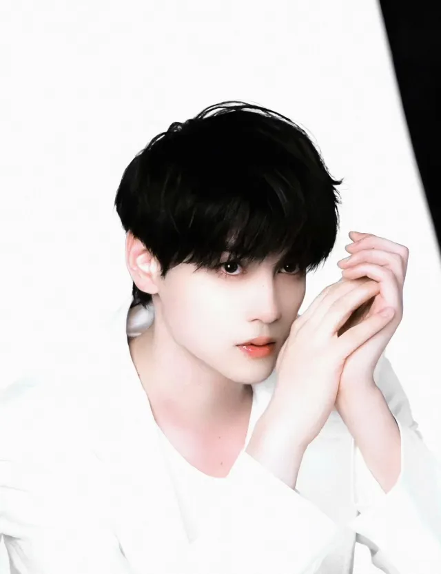 Tian Xuning | Seaside Temptation