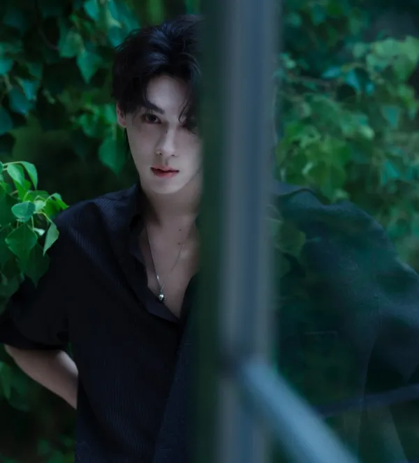 Tian Xuning: The Red City Temptation