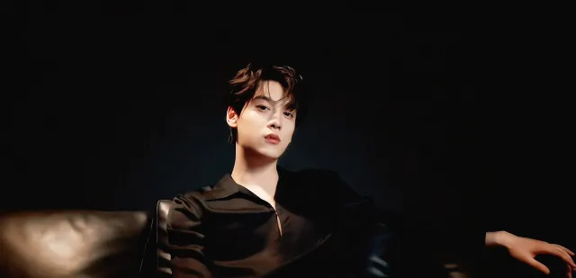 Cheng Yixie: Moon's Embrace