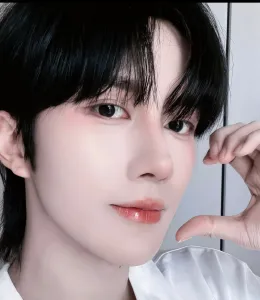 Huang Xing: The Possessive Bodyguard