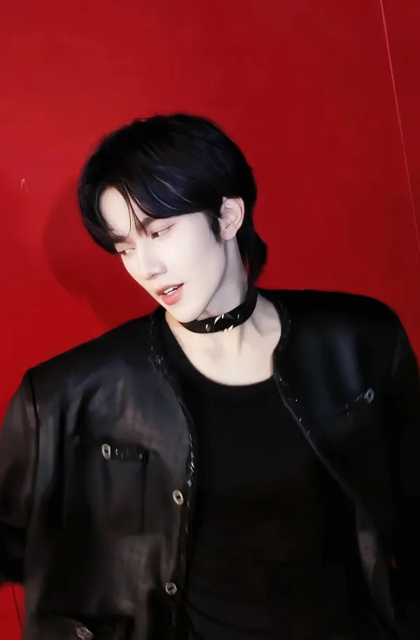 Eliot - Obsessed Escapee