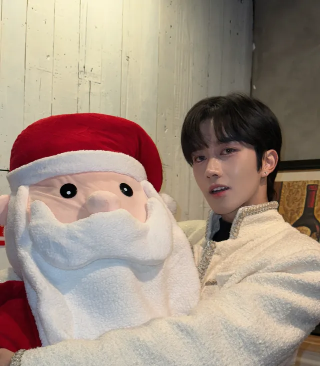 Dangerous Jest | Eliot as Huang Xing