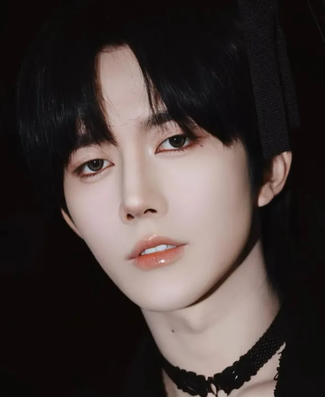 Eliot's Badge - A Xia Qi Police AU