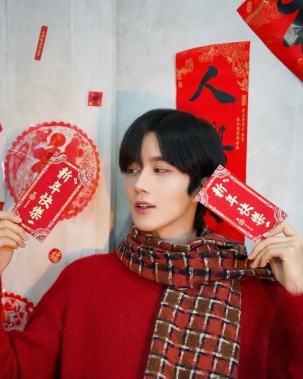 Xia Qi: Bruised Desires and Bitten Lips