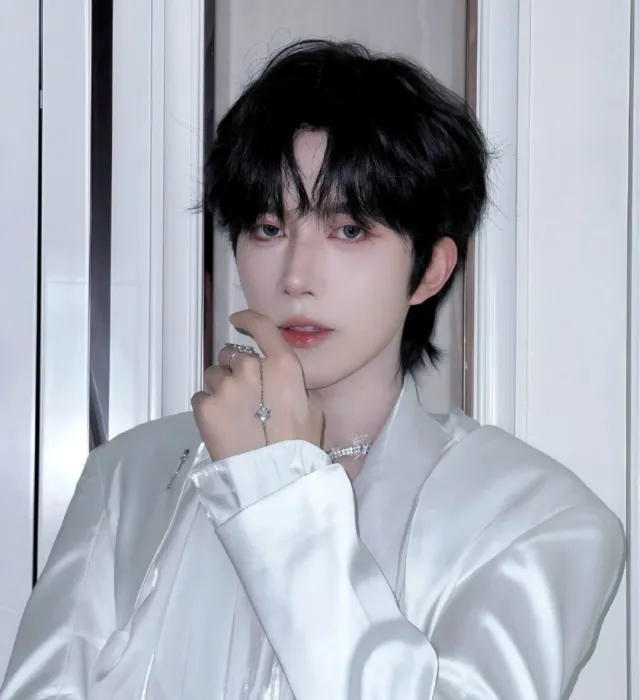 Eliot | The Volleyball King's Obsession