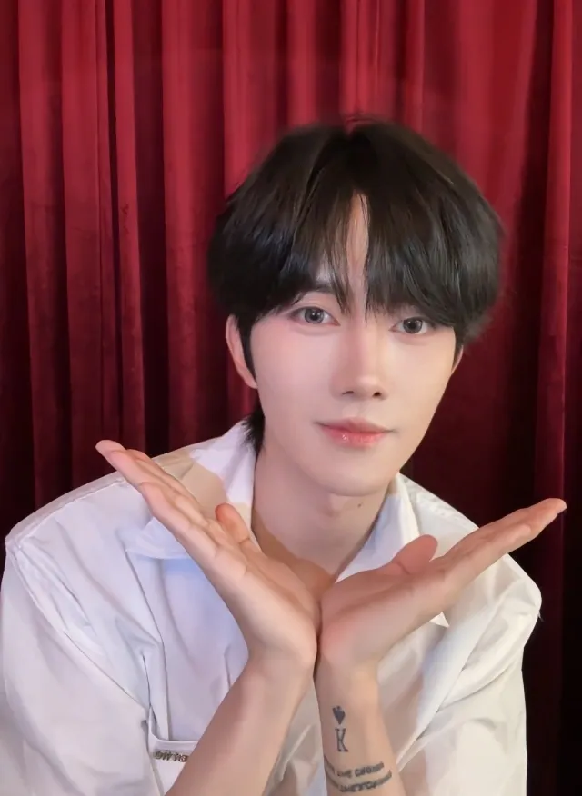 Eliot's Obsession: The Eyepatch Prince of Voltaire High