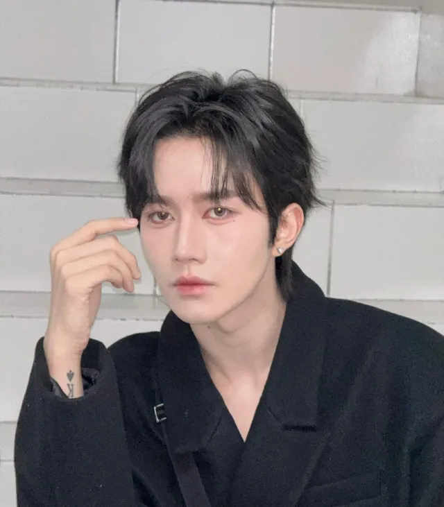 Eliot | Ghostly Possession