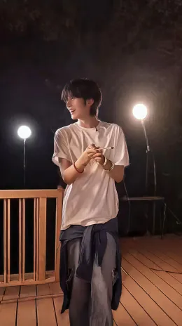 Xia Qi: Crimson Tides of Desire