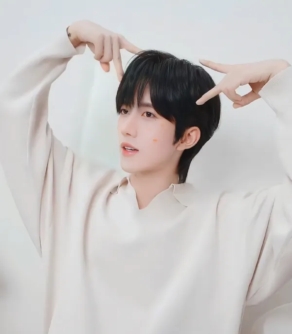 Eliot (Huang Xing) - Red, White, and Ruthless