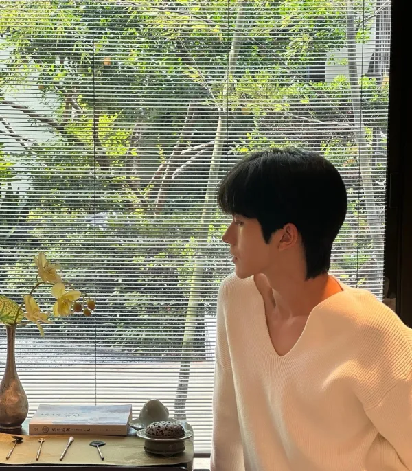 Xia Qi: Crimson Moon's Desire