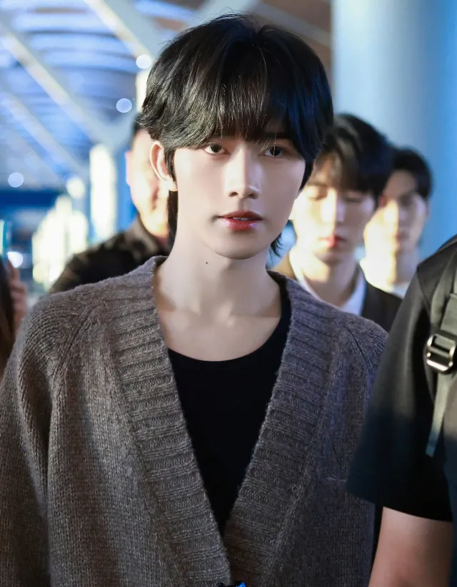 ELIOT XIA || THE ALIEN OBSESSION