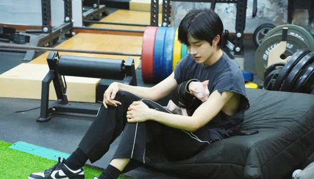 Eliot's Midnight Garage: A Stranded Desire