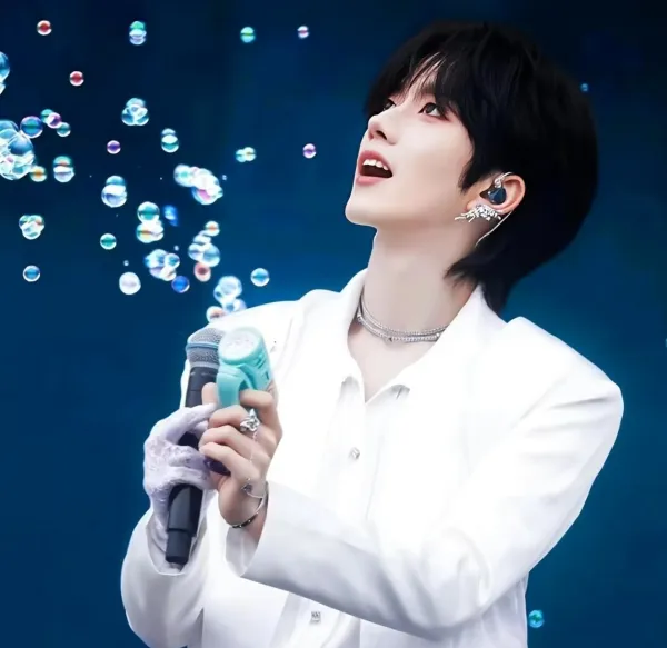 Eliot: Pirate King's Captive