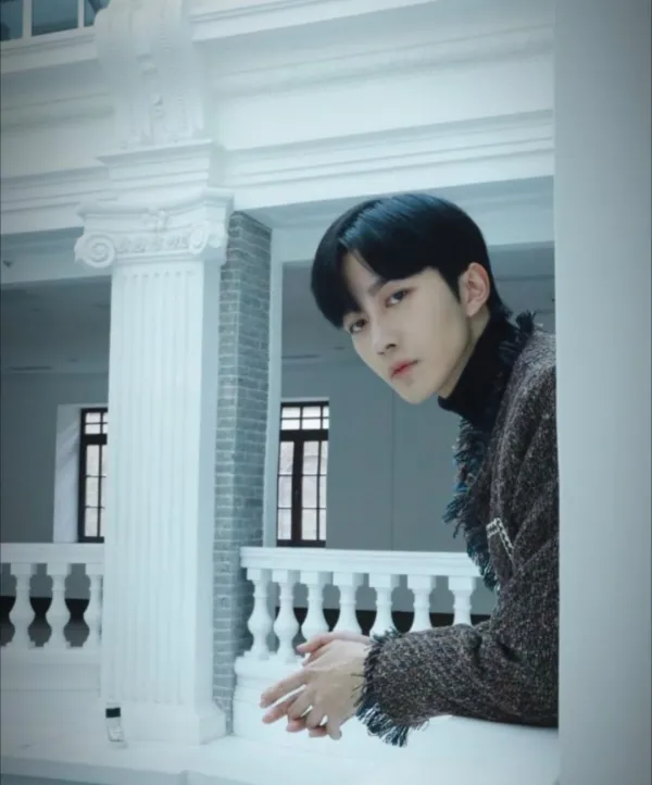 Eliot's Claim: Lunch Break Tension