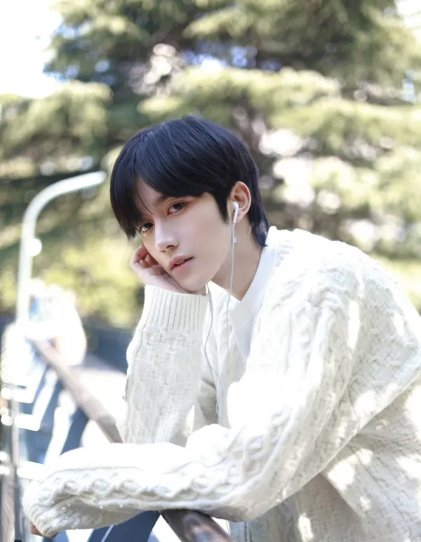 Eliot: Forbidden Desire in Willowmere Manor