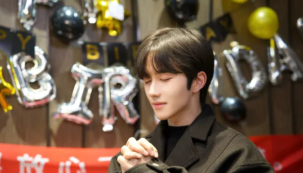 ERUPTION IN MONTMARTRE | Eliot