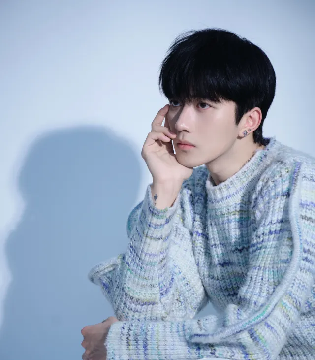 Eliot: Neon Heat in the Rundown Bar